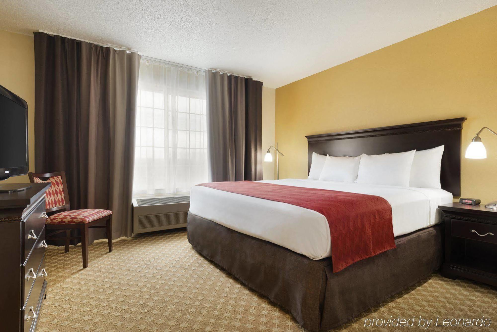 Quality Inn & Suites Александрия Экстерьер фото