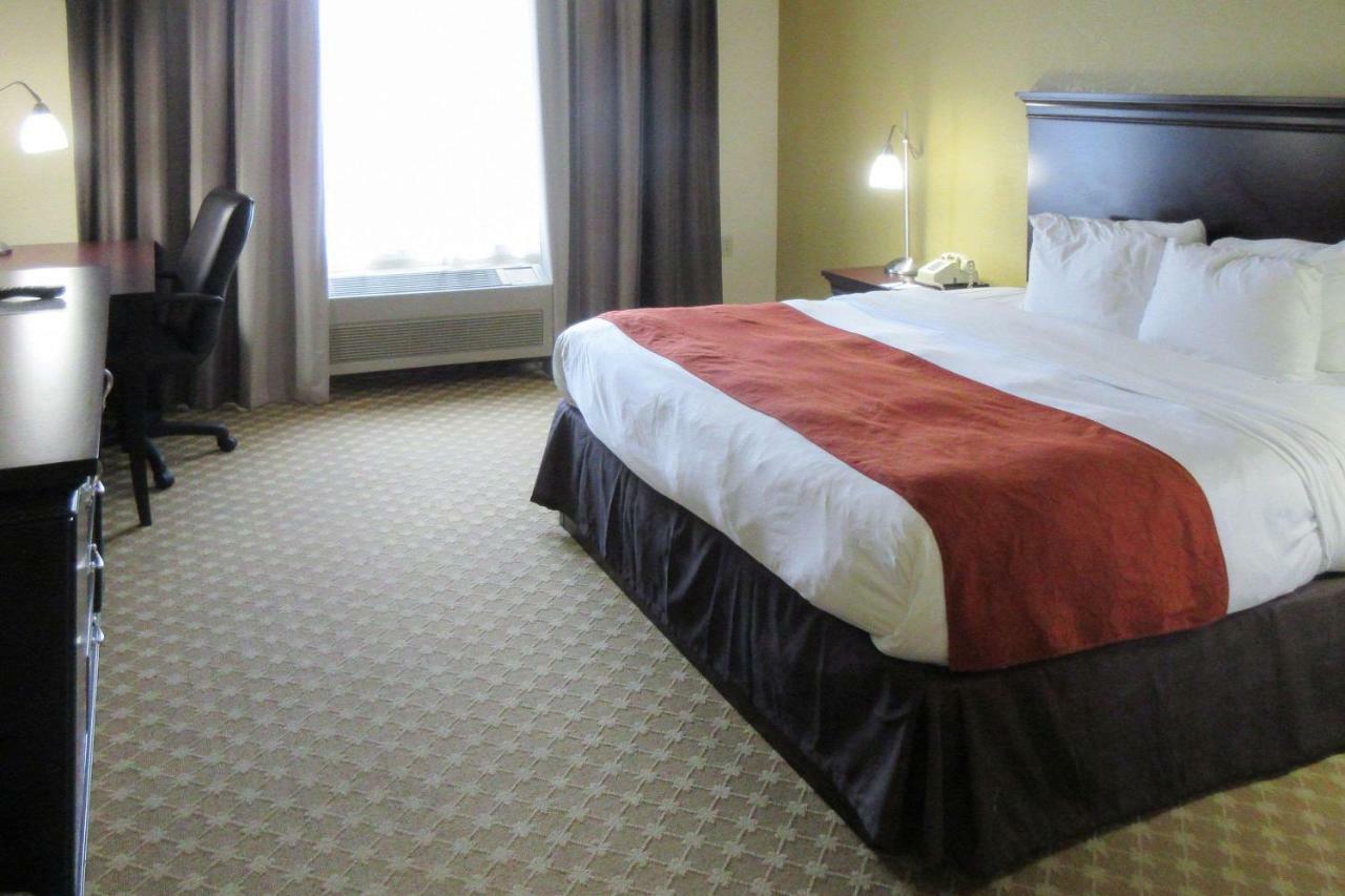 Quality Inn & Suites Александрия Экстерьер фото