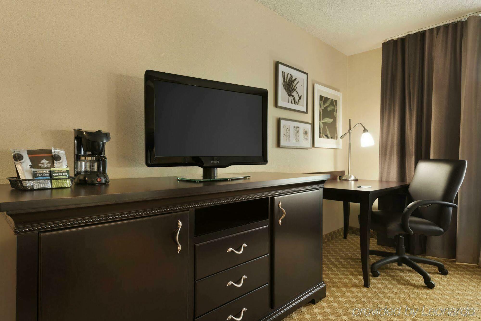 Quality Inn & Suites Александрия Экстерьер фото